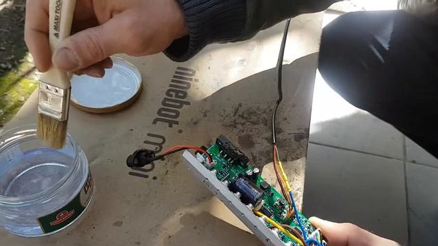 Дополнительное лаковое покрытие на контроллер электро самоката смотреть онлайн