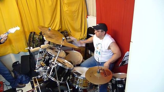 TNT par Didier d'Agostino avec Cyril Dubois à la basse ainsi que Joel Gueller à la guitare ! ACDC смотреть онлайн