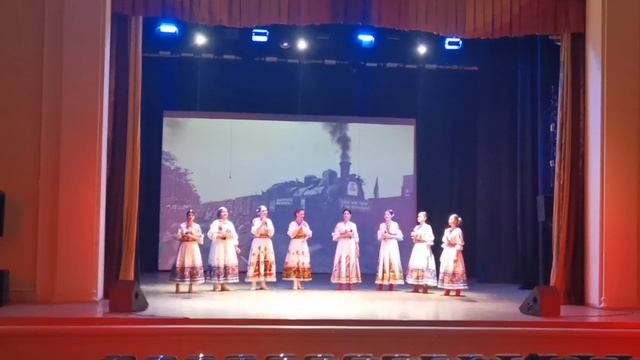 Забавушка. Поезд уходит далëко смотреть онлайн