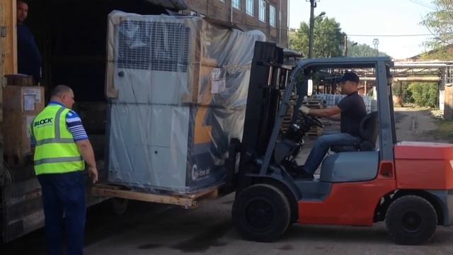 Работа вилочного погрузчика Toyota г/а 3т.