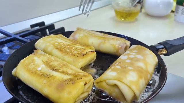 Оладьи с брусничным вареньем