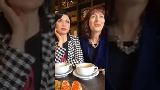 О любви, знакомствах, девственности и материнстве. Елена Никитская и Кристина Оселская-Калмыков смотреть онлайн