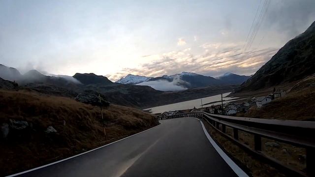 Splügenpass mit dem Motorad, Honda VFR 1200 F DCT, Pässe in der Schweiz, Passo Spluga смотреть онлайн