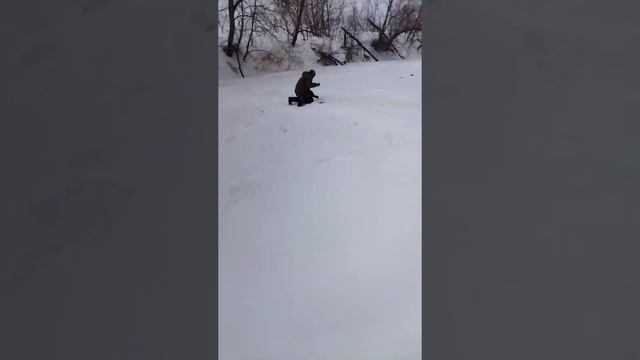 Рыбалка на фидер. Ловля крупной плотвы на фидер весной со льда Прикормка Дунаев лещ, бешеный клев) смотреть онлайн