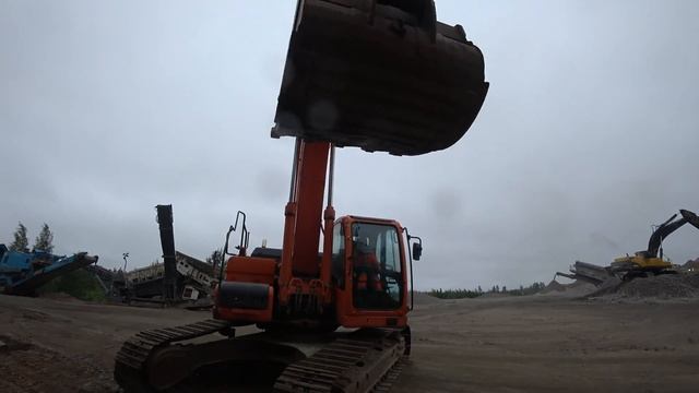 Гусеничный экскаватор Doosan DX300LCA 2013 года смотреть онлайн