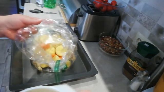 Рулька с овощами запеченная в духовке смотреть онлайн