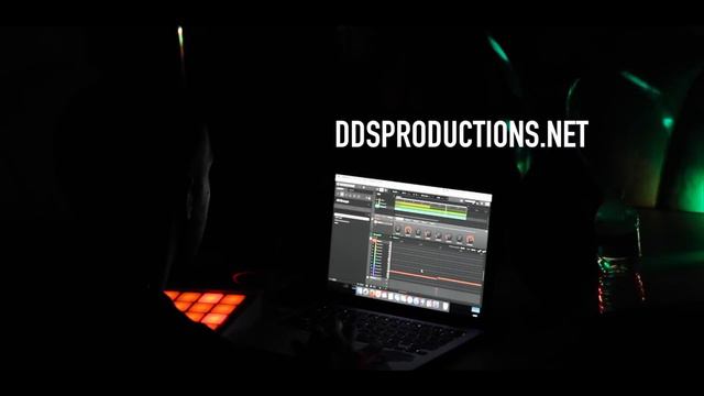 DDS Making Beats In The Kitchen W/ Maschine Mikro! смотреть онлайн