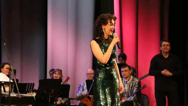 Люди и музыка. Алена Биккулова поет на татарском языке:) смотреть онлайн