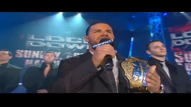 Hulk Hogan takes control as the new General Manager смотреть онлайн