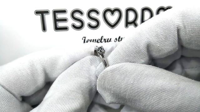Кольцо с бриллиантом "принцесса" 0,27кт от бренда "Tessorro" смотреть онлайн