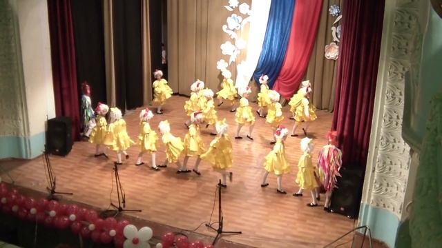 "ПТИЧИЙ ДВОР" - ансамбль "Виктория"(г.ФЕОДОСИЯ), группа "Забава". 30.05.2014г. смотреть онлайн