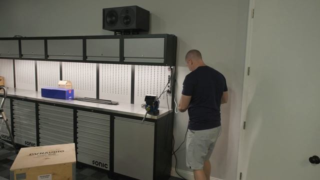 A Camera, My New Garage, and Some Sick Audio! смотреть онлайн