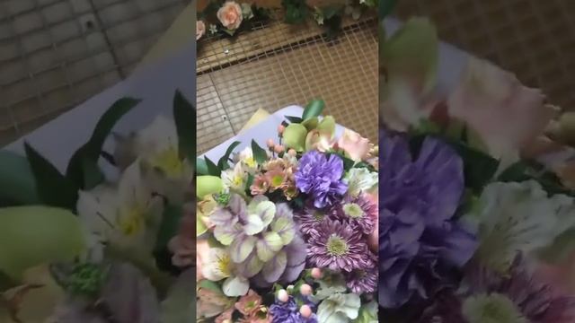 Крокусы на 14 февраля на прилавке смотреть онлайн