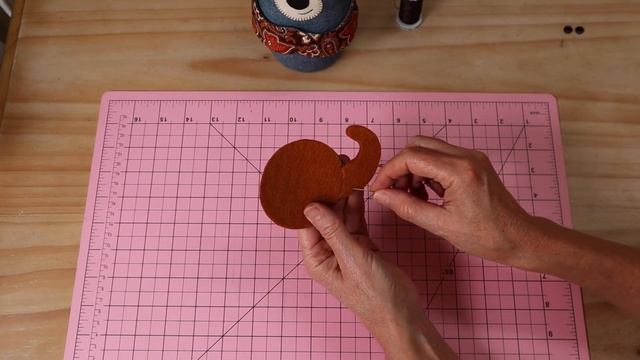 Patchwork Mamma Dog || FREE PATTERN ||Full Tutorial with Lisa Pay смотреть онлайн