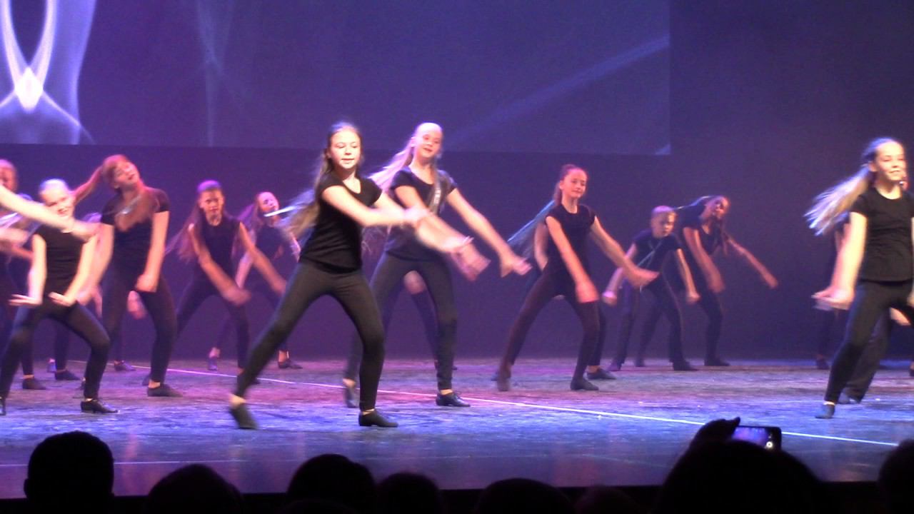 Детство не кончается, сказка начинается! смотреть онлайн