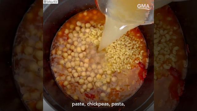 Try this easy, money-saving pasta with chickpeas dish for your next meal смотреть онлайн