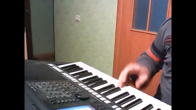 god is the rain (Yamaha psr s 750) industrial dance смотреть онлайн