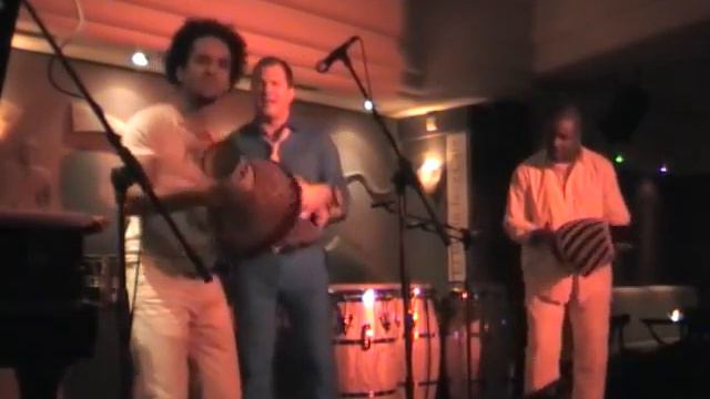 LA RUMBA DE PEDRO PABLO ( GUIRO)- 2010.mpg смотреть онлайн