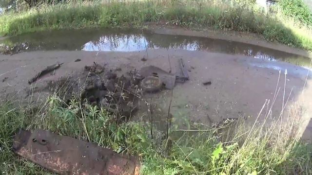 Невероятные железки на краю деревни! Местные дали наводку на металл! смотреть онлайн