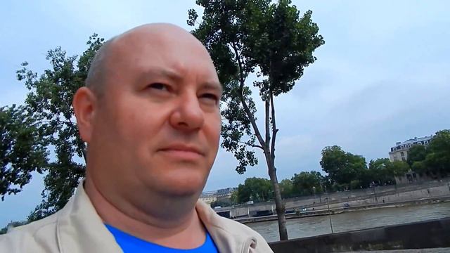 Мост через реку Сену и световое представление Эйфелевой башни смотреть онлайн