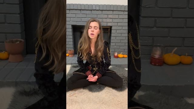 Kundalini Yoga: Alleviate Depression & Anxiety with Mantra Chattr Chakkr Vartee смотреть онлайн