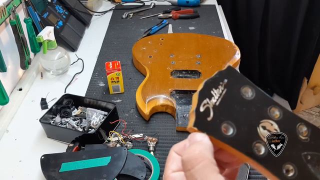 Pintura de guitarra SG смотреть онлайн