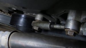 Почему ЛОМАЕТСЯ (ОБРЫВАЕТ) БОЛТ на кронштейне натяжителя ролика, как открутить шкив.Гранта.