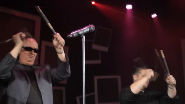 Moving Colors Band Buckets Clip смотреть онлайн