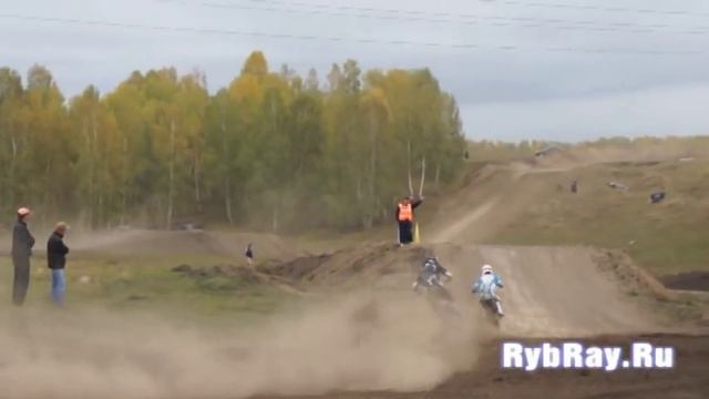 Заозерный мотокросс 2011(Закрытие сезона).avi смотреть онлайн
