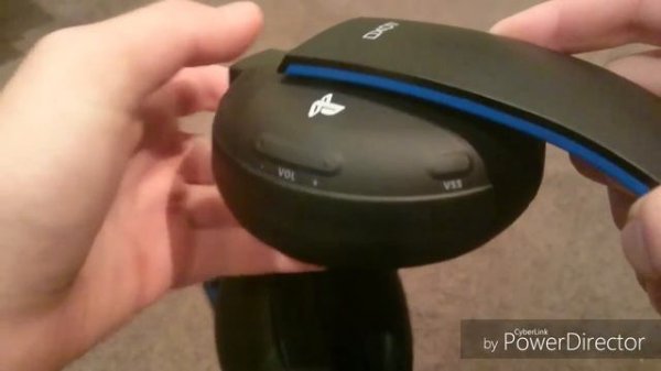 Sony PlayStation Gold Wireless Stereo 2.0 Headset REVIEW VIDEO!!