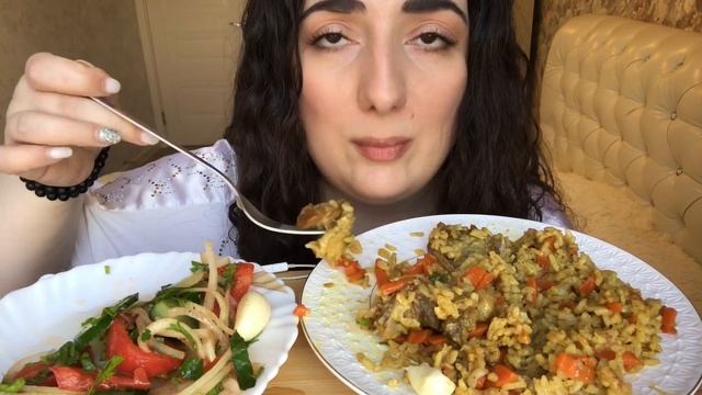 МУКБАНГ ПЛОВ УЗБЕКСКИЙ И АЧИЧУК/ОТВЕЧАЮ НА ВОПРОСЫ/не ASMR/ИТИНГ/MUKBANG PILAF EATING SHOW/ЗВУКИ ЕД смотреть онлайн