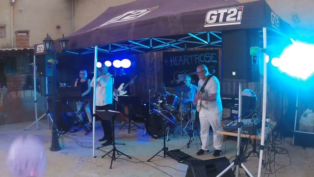 Blue Hotel cover HEARTROSE смотреть онлайн