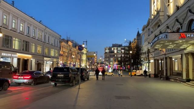 Необычно по привычному: прогулка по «модному» маршруту Москвы смотреть онлайн