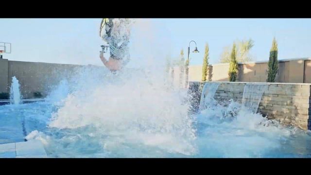 Yeezy "WAVE RUNNER" vs JETSKI WORLD CHAMPION BACKFLIP - Crep Protect смотреть онлайн