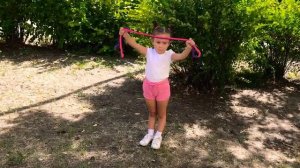 Как научиться прыгать со скакалкой? Как научить ребёнка делать прыжки на скакалке?Поэтапно для дете