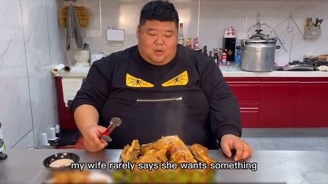 The daughter-in-law wants to eat pig's trotters, 10 pig's trotters are stewed in a pot смотреть онлайн