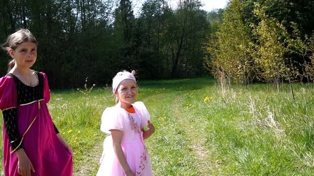 Три принцессы. Мини сказка на стихи Олеси Емельяновой смотреть онлайн