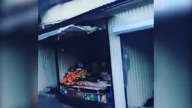 Горит базар ,,зелёный рынок 