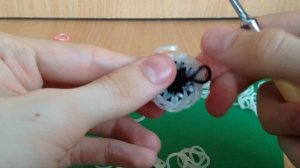 Сова лумигуруми из резинок на крючке Rainbow Loom