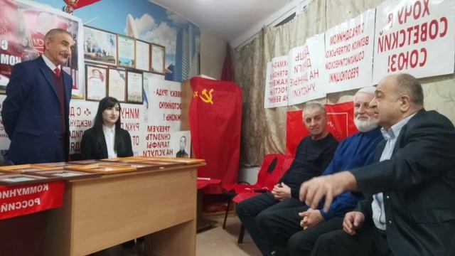 Торжественная встреча комсомольцев разных поколений в Покачах смотреть онлайн