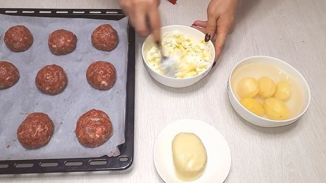 Котлеты в Духовке. Вот что нужно добавлять в котлеты. Мясные Стожки с сыром и яйцом. смотреть онлайн