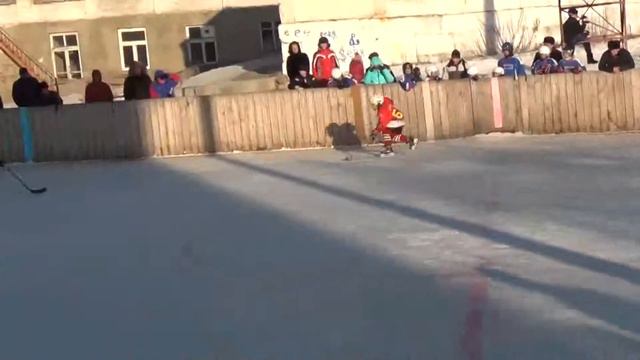 ХК "МОЛОТ"2000 Чебаркуль - ХК "СЛАВУРА" Кыштым. 1 период смотреть онлайн