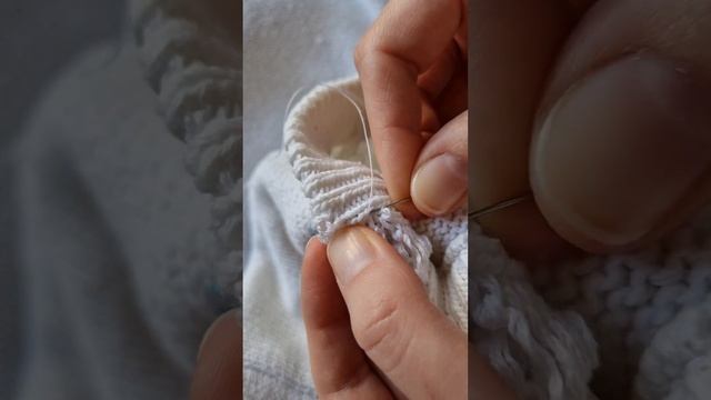 НЕ для слабонервных! Как сделать трендовую рвань. Как порвать свитер #shortsvideo смотреть онлайн