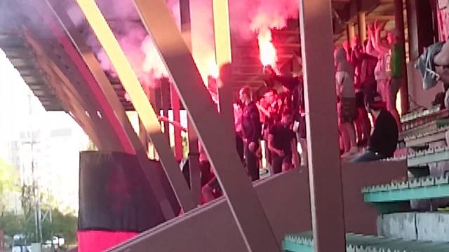 Болельщики Инкона на стадионе "Ижорец" г. Колпино ч.1 смотреть онлайн