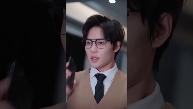【ENG SUB】兩個霸道總裁為爭奪女人大打出手，曾經被她視爲白月光的富少沒想到有一天也有了危機感，眼看著嬌妻被別的男人照顧關愛，富少扎心了《陆少追婚情亦深》全集#女頻#甜宠#短剧#灰姑娘#霸道总裁 смотреть онлайн