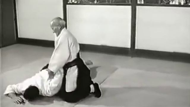 Morihei Ueshiba y el Aikido - Técnicas Divinas 1/4 смотреть онлайн