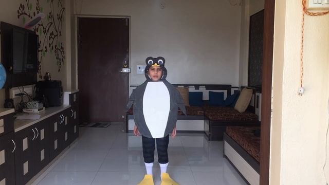 Award wining fancy dress competition Penguin смотреть онлайн