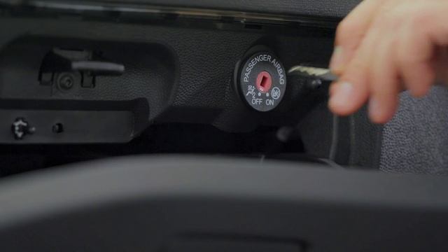 Как отключить подушку безопасности переднего пассажира | Ford Russia смотреть онлайн