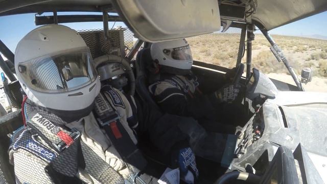 Vegas to Reno 2016 Dynamic Offroad Racing - day 2, 2904 chased by helicopter (Raw footage) смотреть онлайн