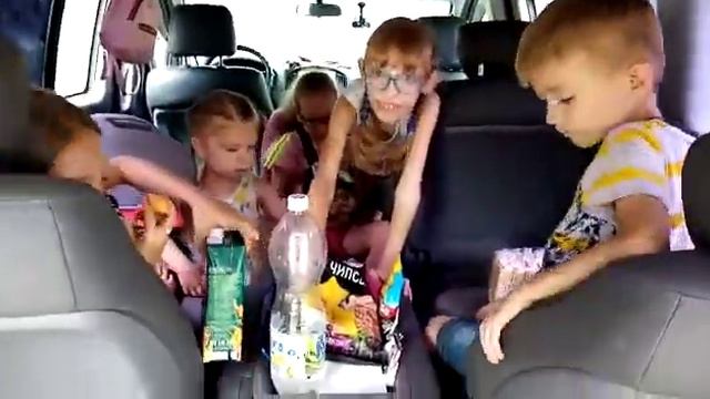 ну пикник в машине ну и что, было этим летом. Это в Каменке. смотреть онлайн